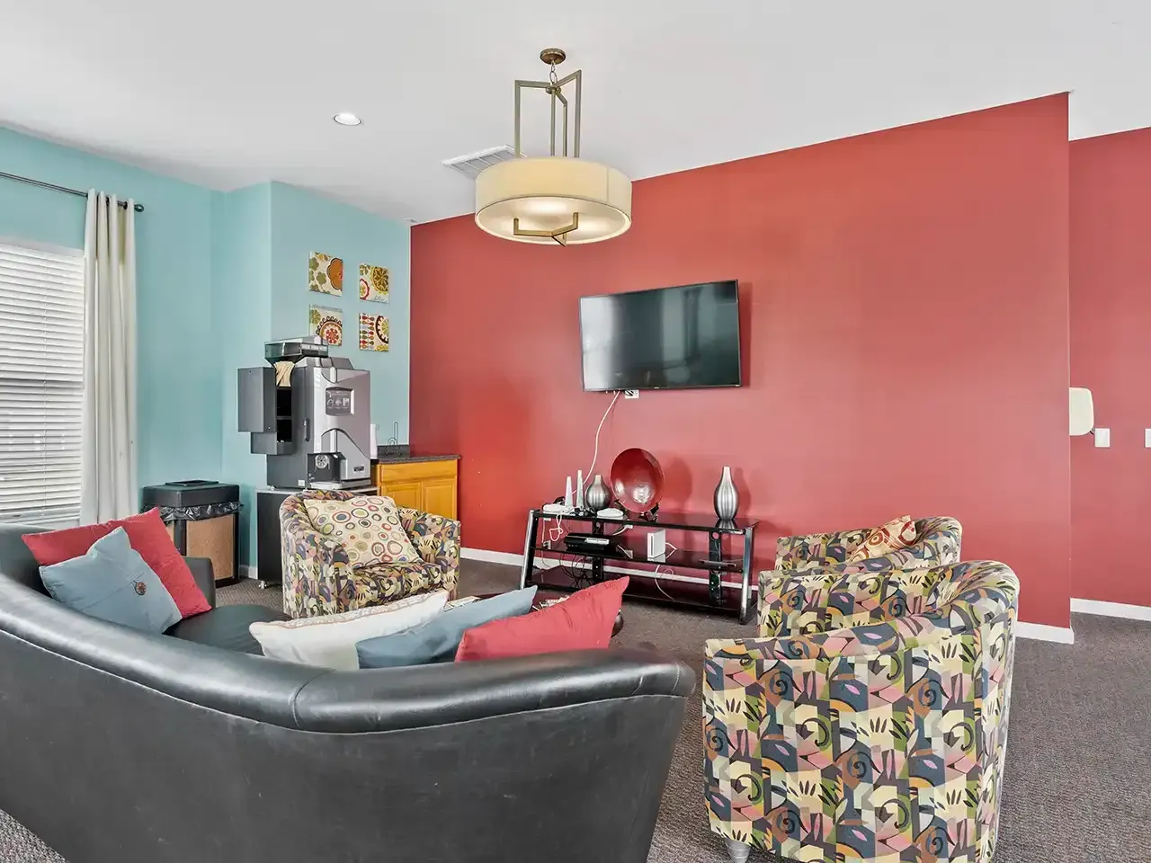 Mountain Valley Apartments Lounge