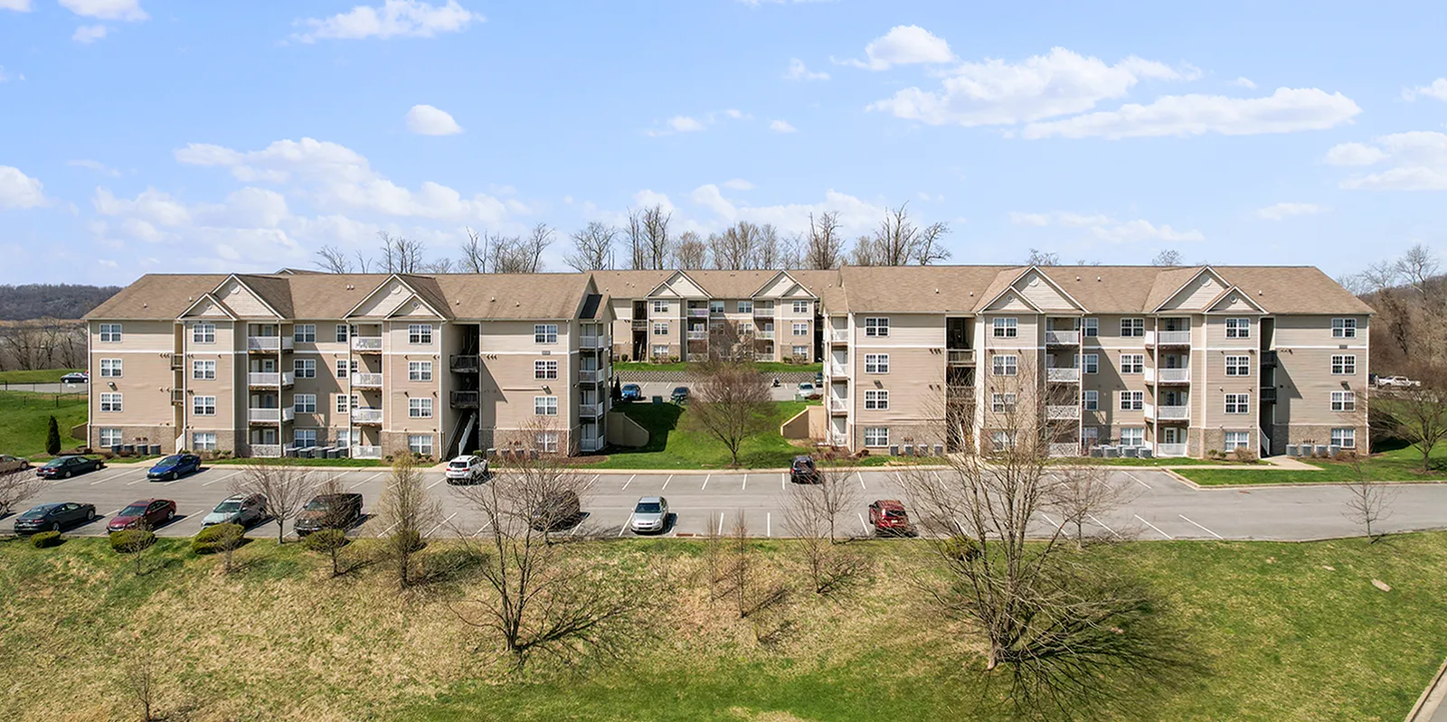Exterior Mountain Valley Apartments