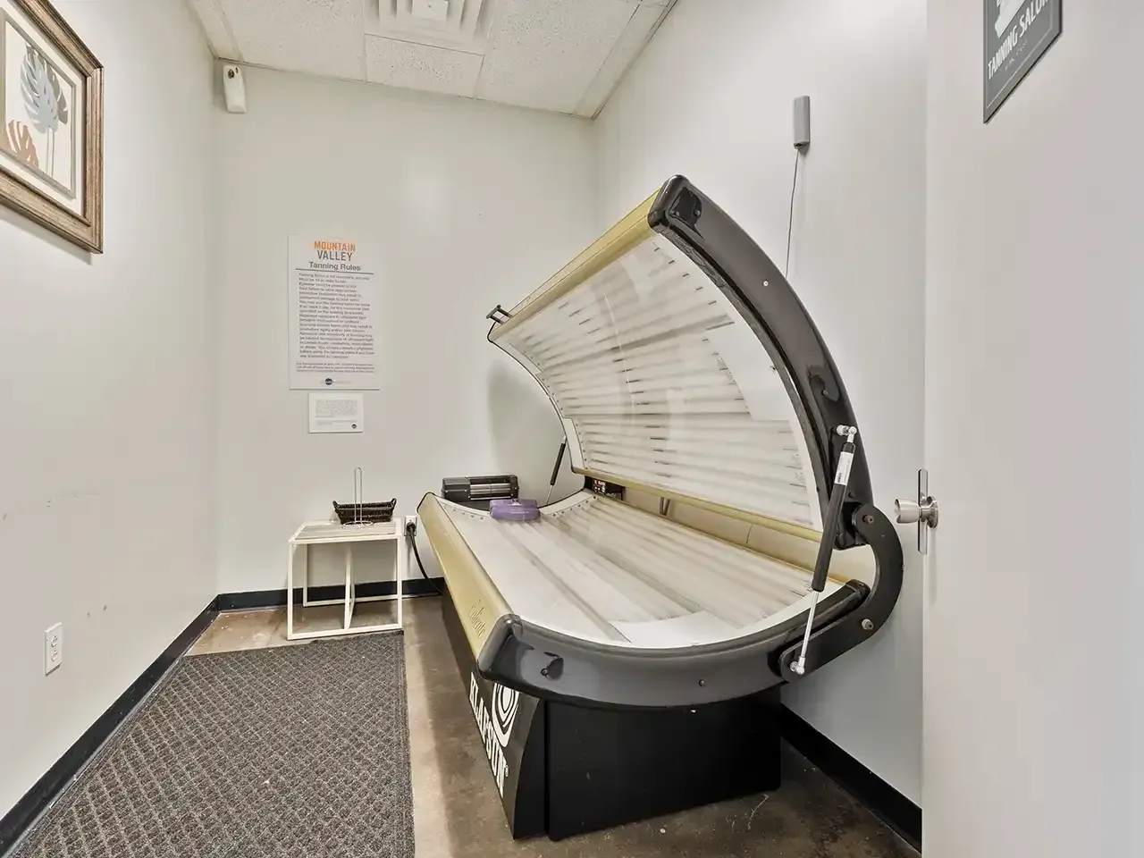 Mountain Valley Apartments Tanning Bed