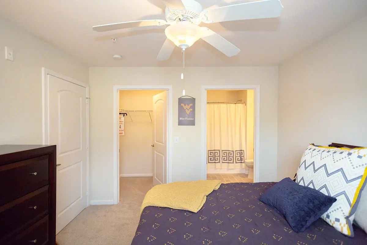 Mountain Valley Apartment Bedroom